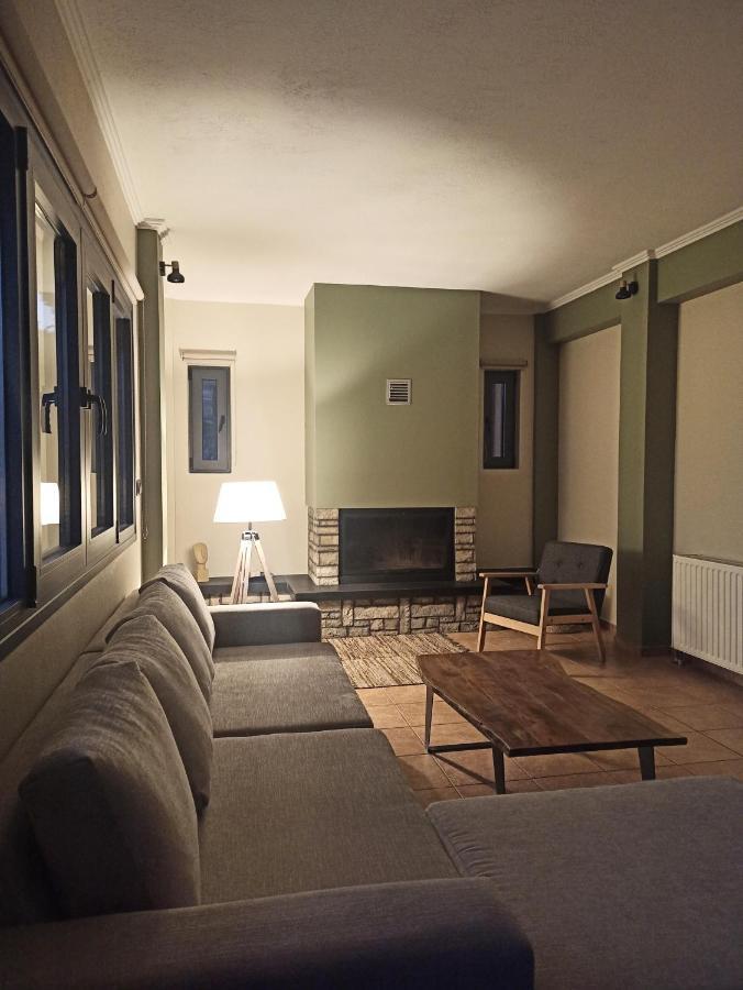 Elatos Boutique Mountainhouse Villa Karpenisi Bagian luar foto